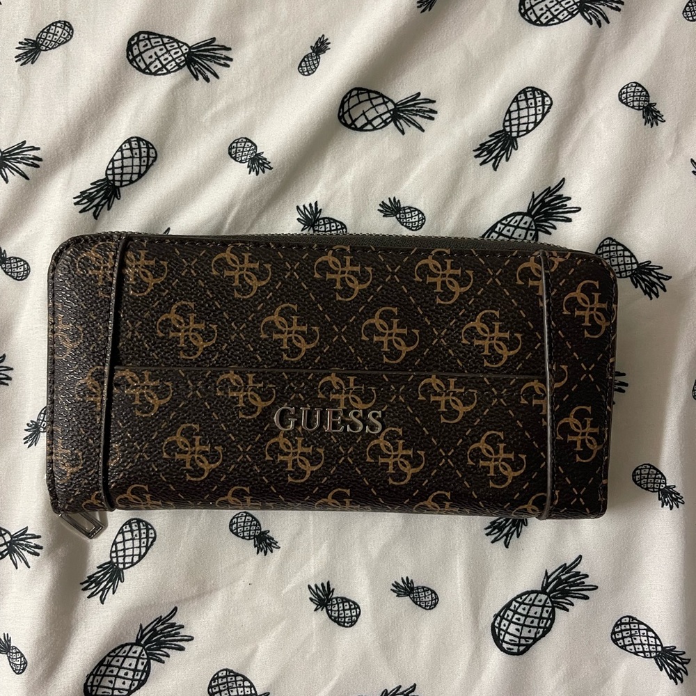 Guess wallet